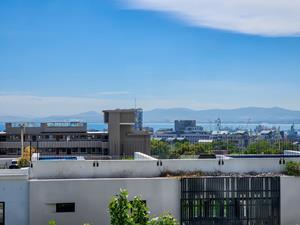 To Let 2 Bedroom Property for Rent in Green Point Western Cape